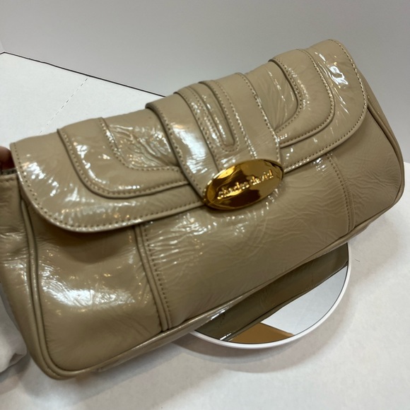 Charles David patent Leather Tan color Clutch/ Wristlet with DustBag! - Picture 3 of 16